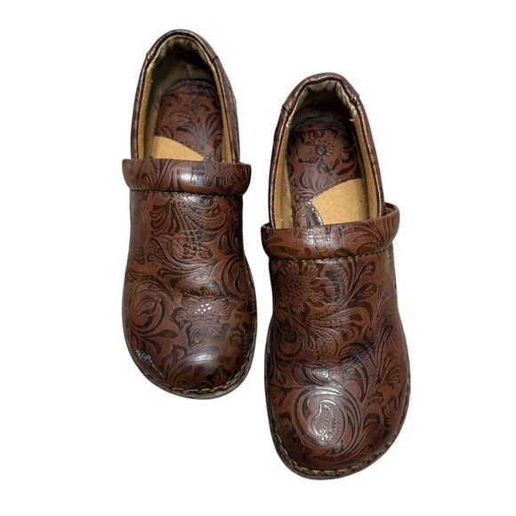 boc Women’s 7.5 Wide Peggy Clogs Brown Slip On Platform Embossed Comfort Shoes - Picture 2 of 7